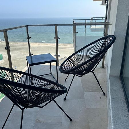 Cosmopolitan - Studio Pe Plaja Cu Vedere La Mare & Loc Parcare Gratis Năvodari Eksteriør billede