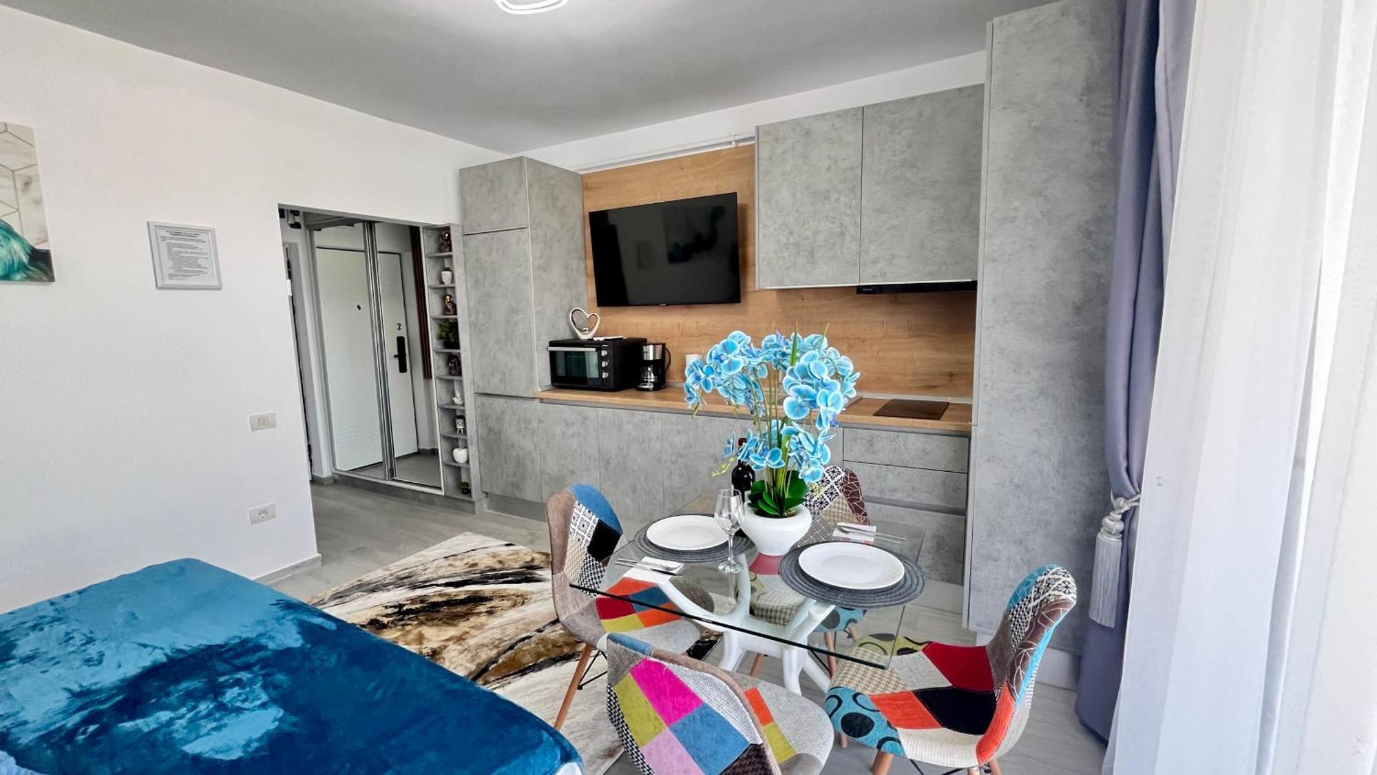 Cosmopolitan - Studio Pe Plaja Cu Vedere La Mare & Loc Parcare Gratis Năvodari Eksteriør billede